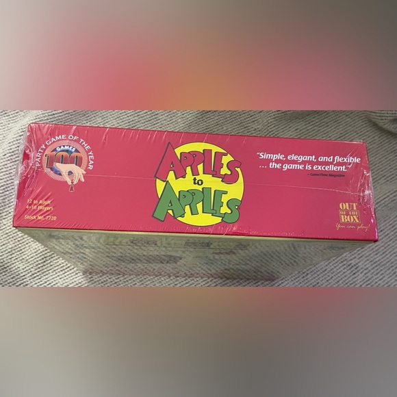 Apples to Apples Party Box Game - Red and Green - Picture 8 of 8
